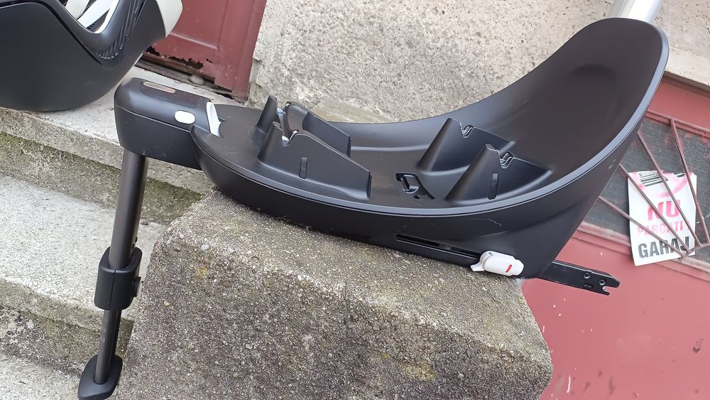Cybex Sirona M2 i-size 0-4 ani, rotativ 360° Testat ADAC, scor foarte bun