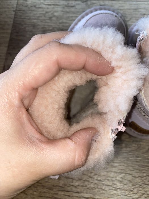 Продам детскую зимнюю обувь