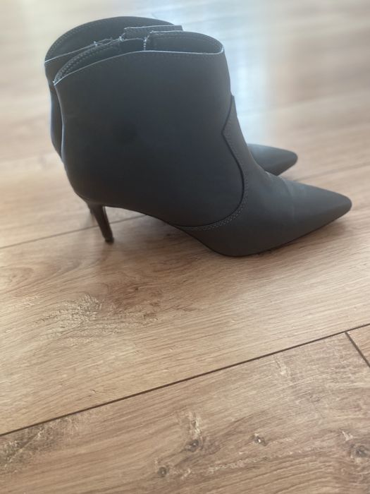 Botine gri Reserved