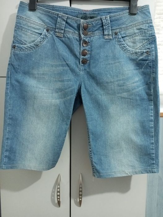 Pantaloni scurți de blugi mărimea 44
