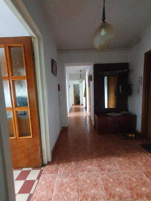 Apartament 4 camere în blocul Gioconda
