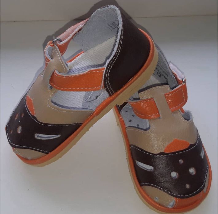 Сандали новые