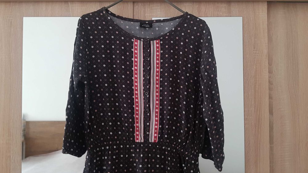 Rochie maro cu imprimeu floral, marimea L