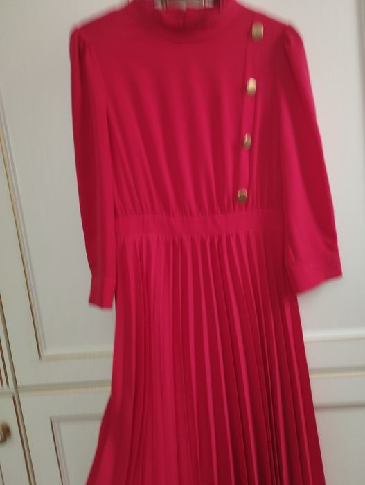 Женские платья для девушек