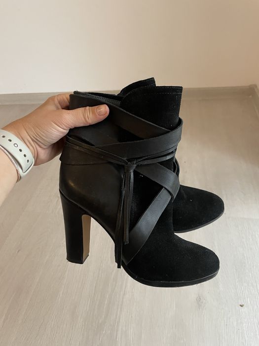 Cizme scurte de piele, cu toc, marime 36, Vince Camuto