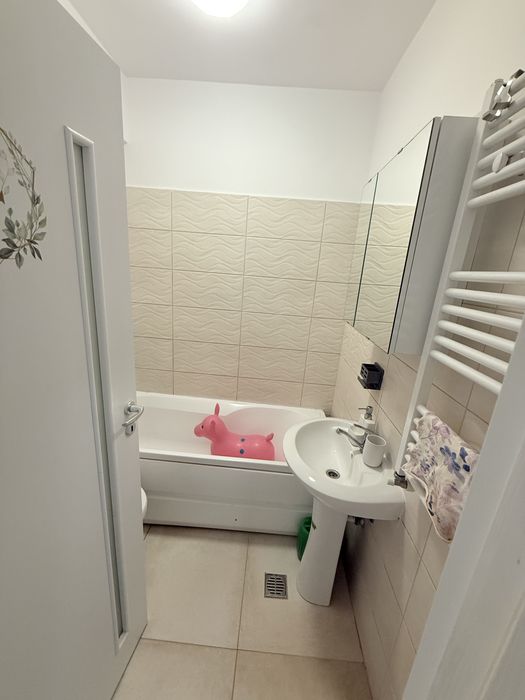 Inchiriez apartament 2 camere adm rezidential