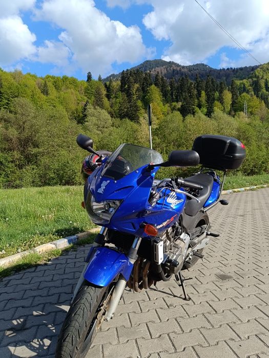 Vând Honda Hornet S