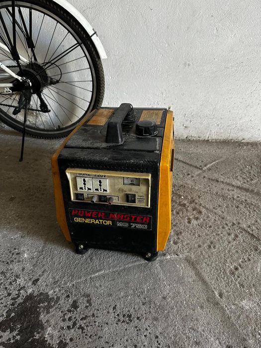 Бензиновый генератор