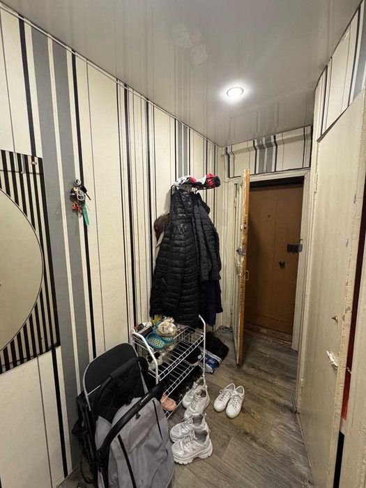 Продам 2 комнатную квартиру в 19 мик.