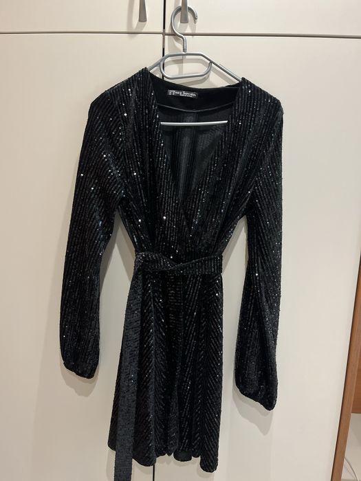 Черна рокля блестяща