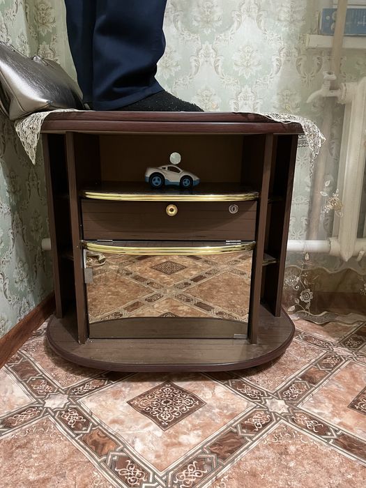 Подставка под телевизор