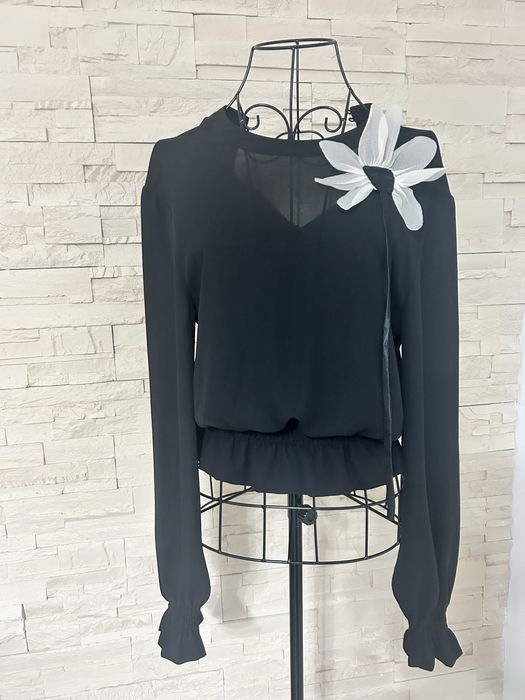 Bluză H&M, neagră, superbă.