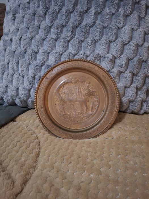 Продавам медна чиния за стена