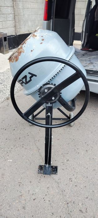 Бетономешалка 130л
