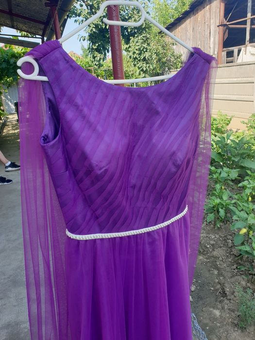 Vand rochie de seara