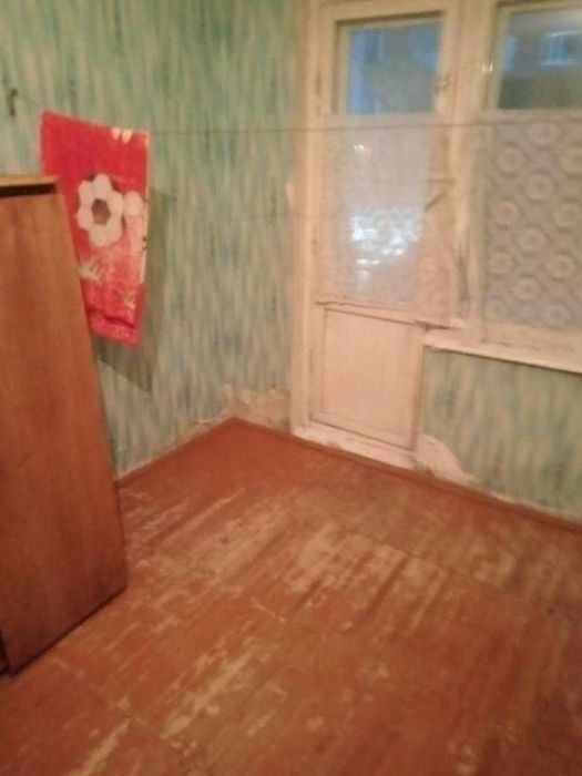 срочно 2х комнатная 8мкр.