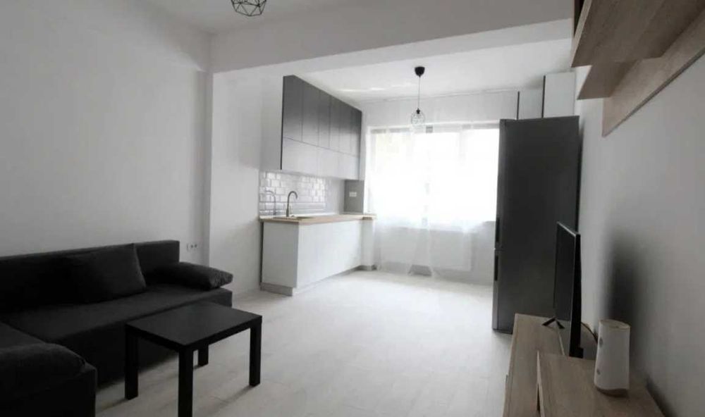 Дава се под наем Четиристаен апартамент в Пловдив, Център - 100 кв.м за 255 € - Снимка #1