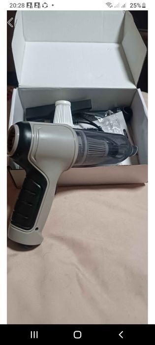 Автомобильный пылесос