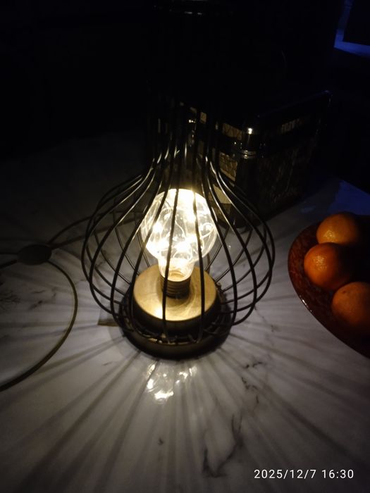 Продам светильник интерьерный