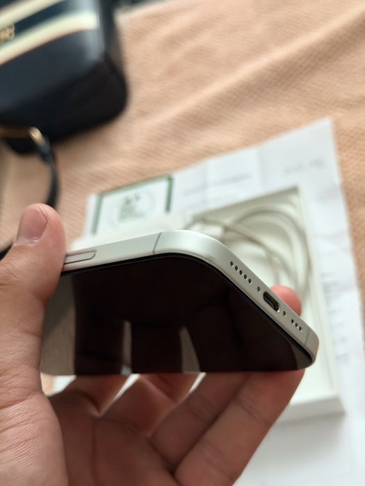 iPhone 17 | 100% | 256GB