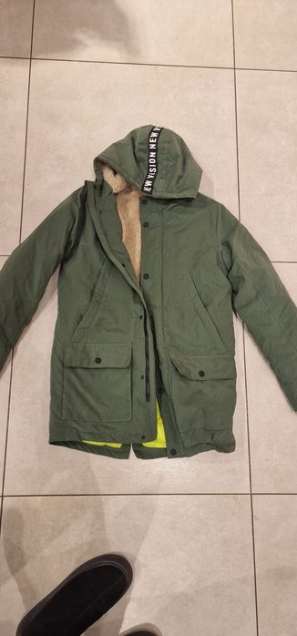 Продам  куртку на 10 лет дёшево