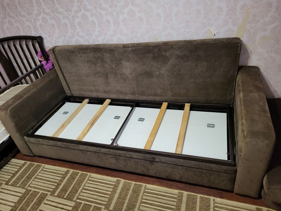 Диван в отличном состоянии.