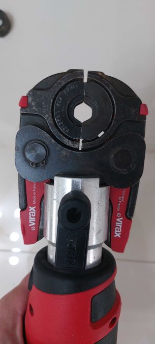 Presa sertizat Virax