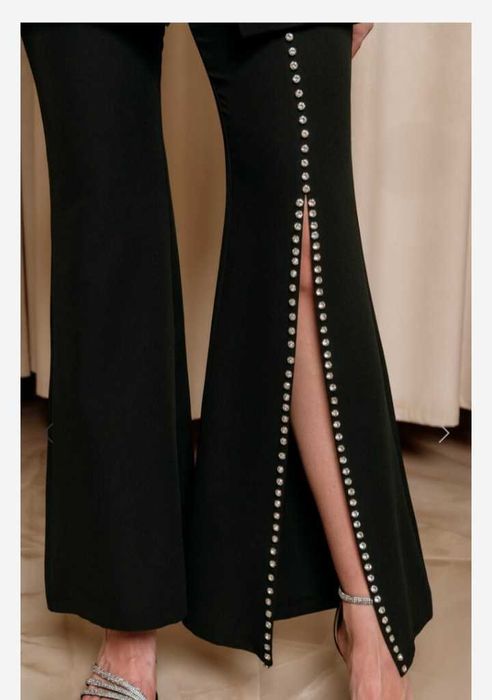 Costum elegant din 2 piese nou nout fara eticheta cu pietre