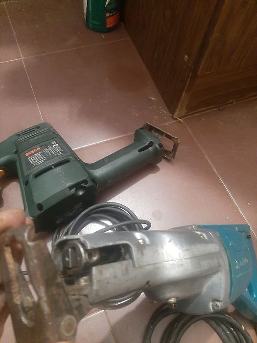 Саблени триони Макита и Бош