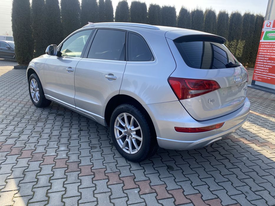 Dezmembrez Audi Q5 2.0tdi