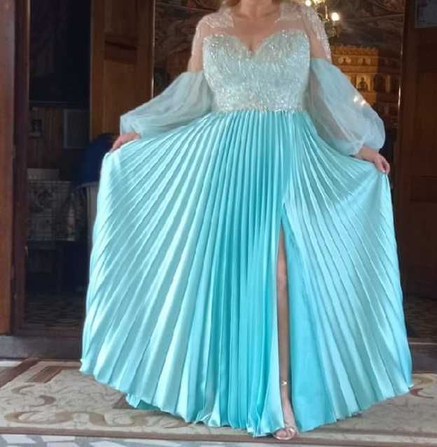 Vând rochii de ocazie