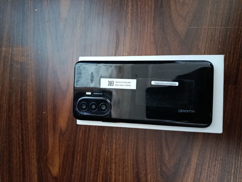 Huawei nova Y70 . Ideal holatda.