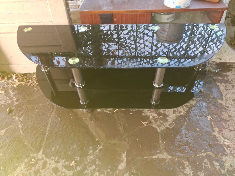 Продам тумбу под телевизор