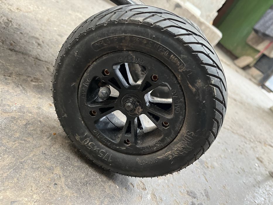 Evolve Carbon GT All Terrain Skateboard electric