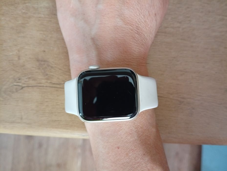 Продам iPhone 13 с часами Apple watch gen 2
