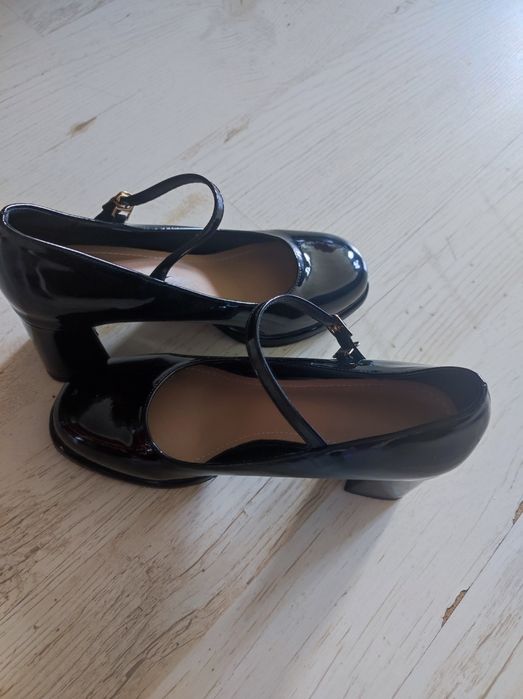 Pantofi negri de lac noi (nepurtați)