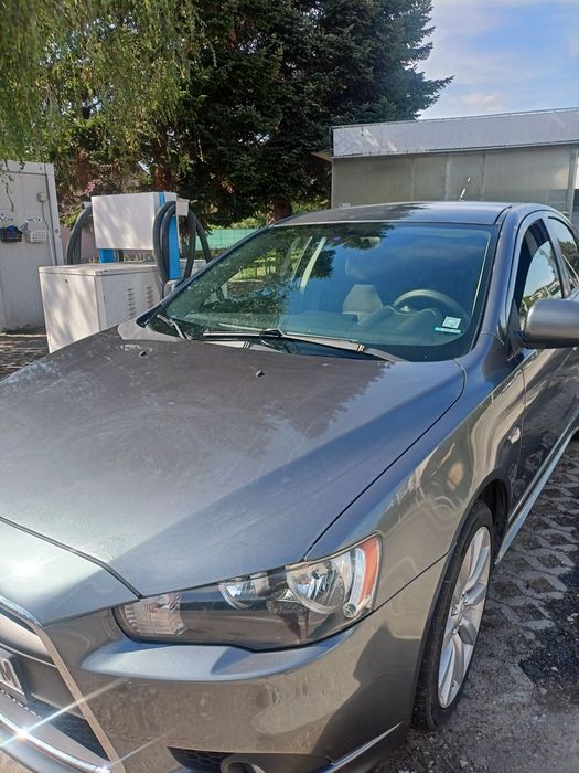 Mitsubishi  lancer