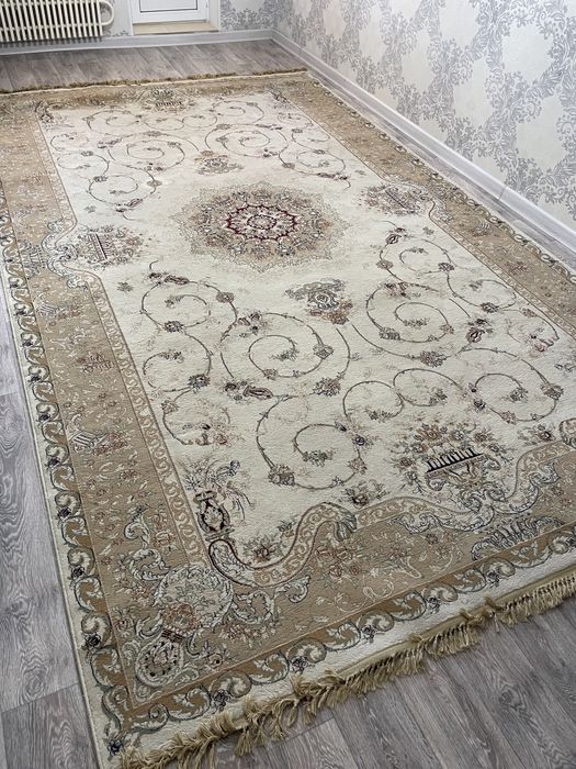 кілем сатылады 5000 тенге таза