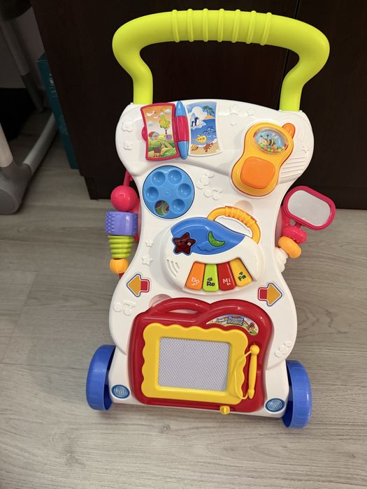 Музикална играчка за прохождане (бутане)