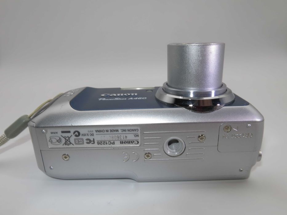 Canon PowerShot A460 компактен цифров фотоапарат, дигитална камера в син цвят, перфектно състояние, работи отлично!