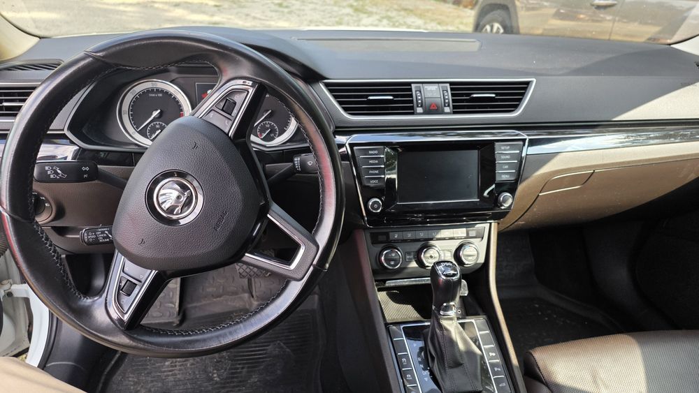 SKODA Superb 2016 — imagine 2