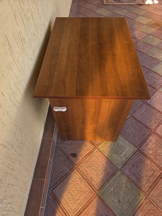 Офисный стол  хорошем состоянии