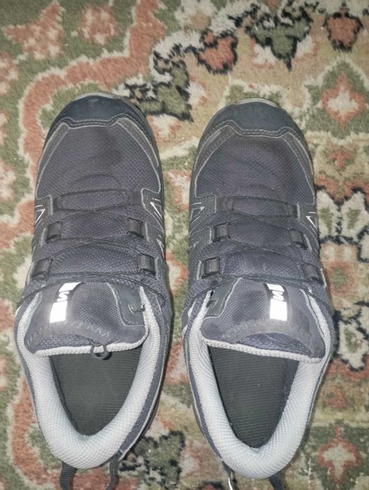 Ботинки фирменные Salomon на мальчика 36 размер в хор. сост.