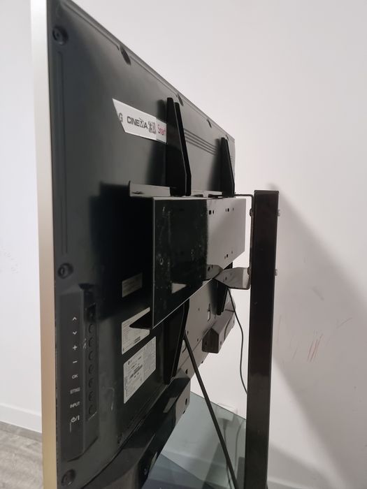 Кранштейн.Железная поставка для телевизора.