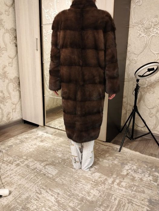 Продам норковую шубу