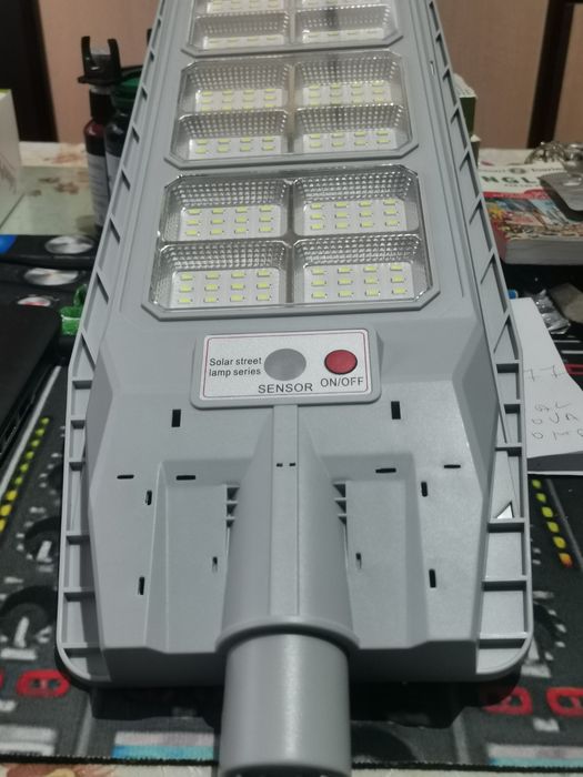 Lampa solara pe leduri