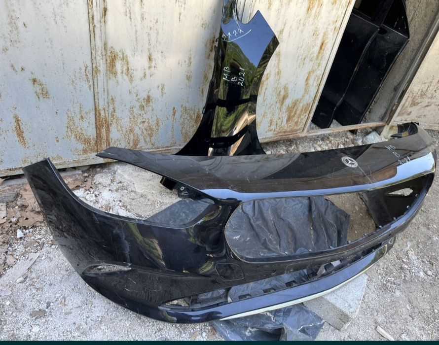 Mercedes Benz B klasse W247 предна броня и десен калник