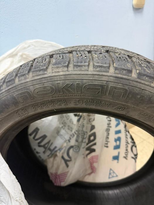 Зимние шины б/у 16 размера