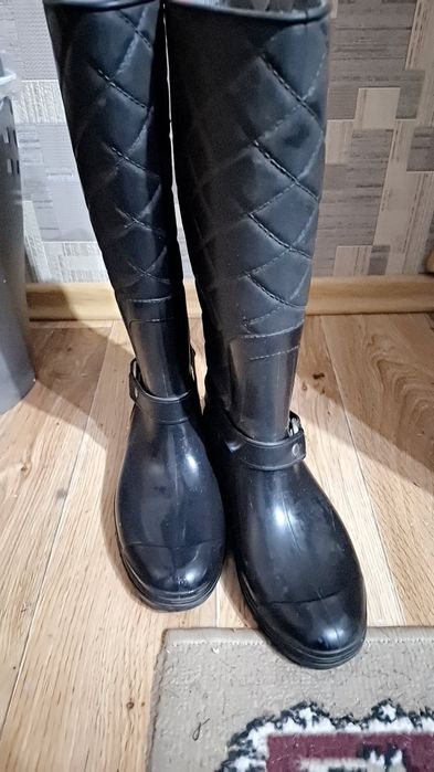 Продам Резиновые сапоги