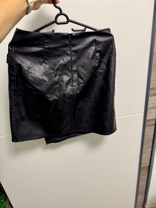 Кожена пола Medicine